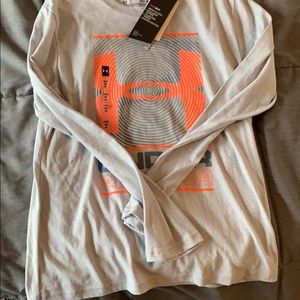 Under Armour youth long sleeve nwt